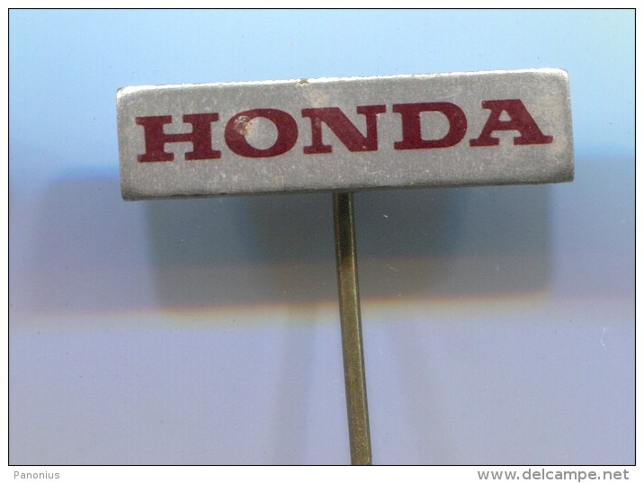 HONDA - Car Auto, Automobile, Vintage Pin  Badge - Honda