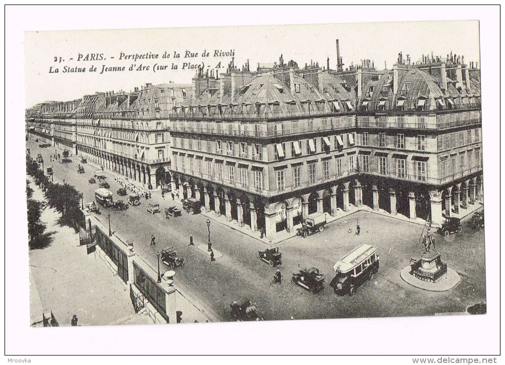 PARIS - Perspective De La Rue De Rivoli. La Statue De Jeanne D'Arc (sur La Place) - Foto