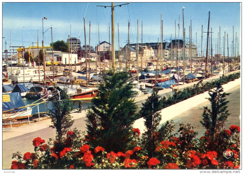 COURSEULLES SUR MER - Le Bassin De Plaisance (n°11 Artaud) - Autres & Non Classés