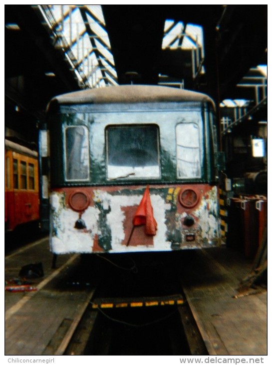 Photo - Diapo - Diapositive - Locomotive - Wagon - Train - Haine St Pierre - Remise En état D´un Autorail SNCB 49 - 1986 - Diapositives