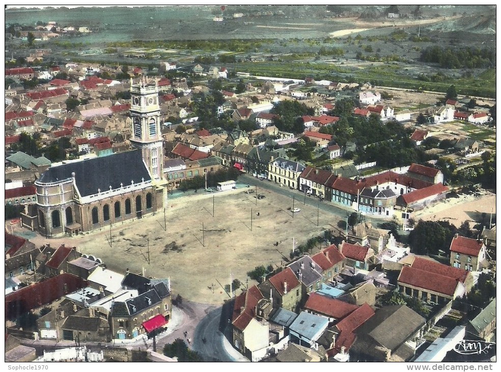 NORD PAS DE CALAIS - 62 - PAS DE CALAIS - HARNES - CPSM GF Couleur - Grand Place - Vue Aérienne - Harnes