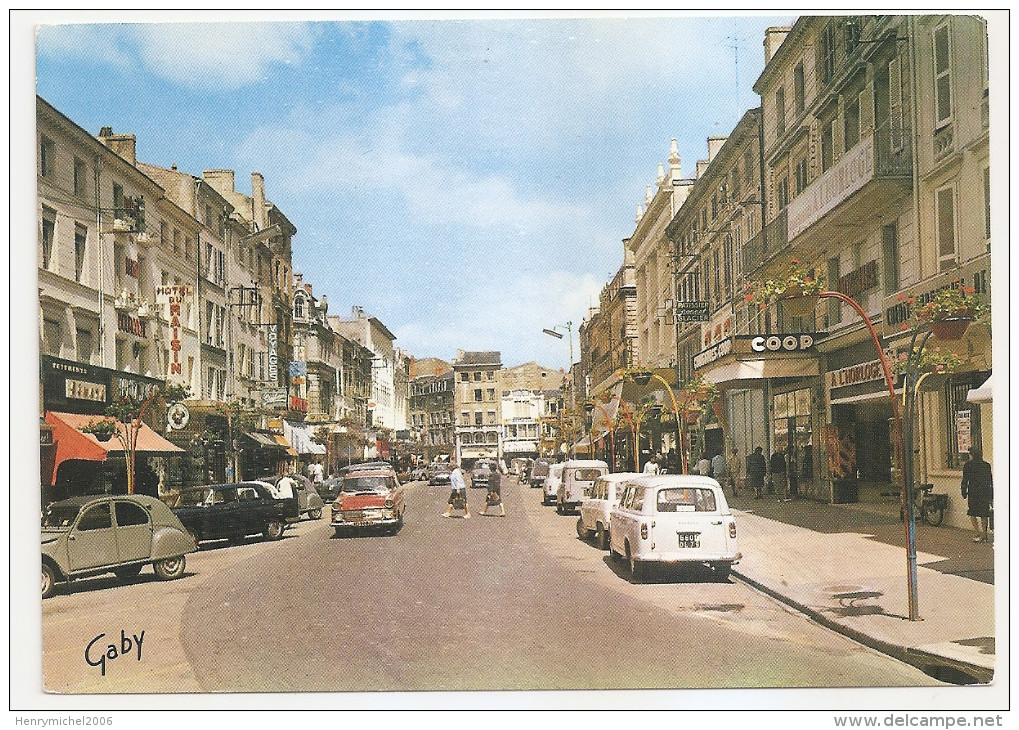 Deux Sèvres - 79 - Niort - Rue Victor Hugo Animée - Niort