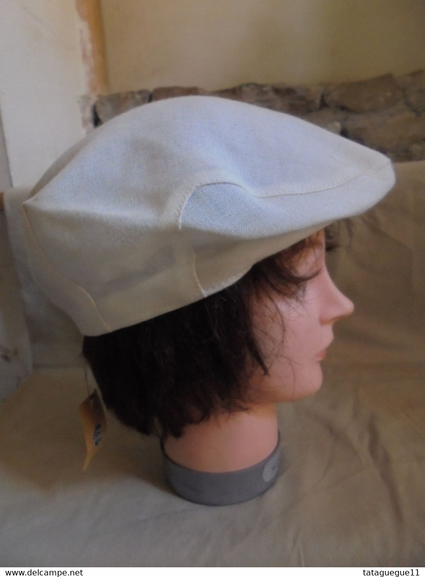 Ancien - Chapeau, Béret, Casquette De Femme - Hauben, Mützen, Hüte