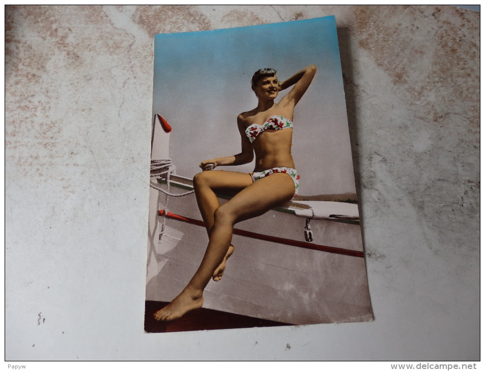 PIN UP Femme En Bikini - Pin-Ups