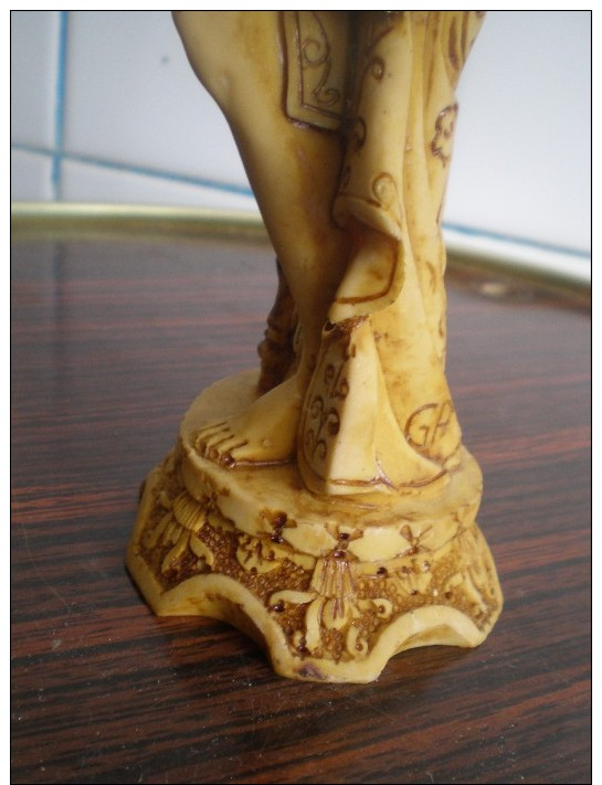 belle sculpture asiatique matiere os?ivoire??