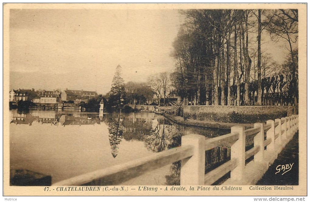 CHÂTELAUDREN - L'Etang, à Droite La Place Du Château. - Châtelaudren