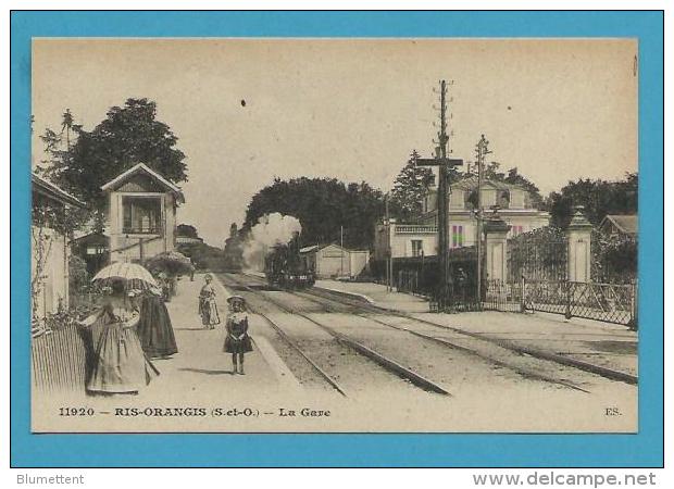 CPA 11920 - Chemin De Fer Train En Gare De RIS ORANGIS 91 - Ris Orangis
