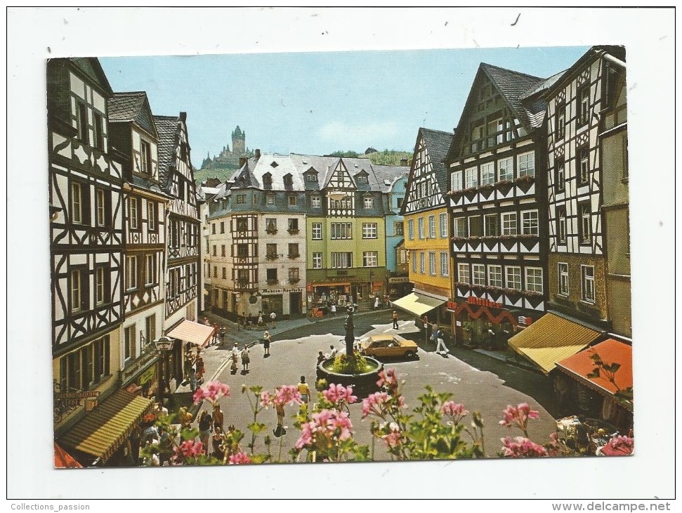 Cp , ALLEMAGNE , COCHEM / MOSEL , Marktplatz Mit St. Martinsbrunnen Und Burg Cochen , Voyagée 1987 - Cochem