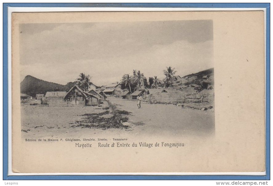 MAYOTTE --  Route Et Entrée Du Village De Fongouzou - Mayotte