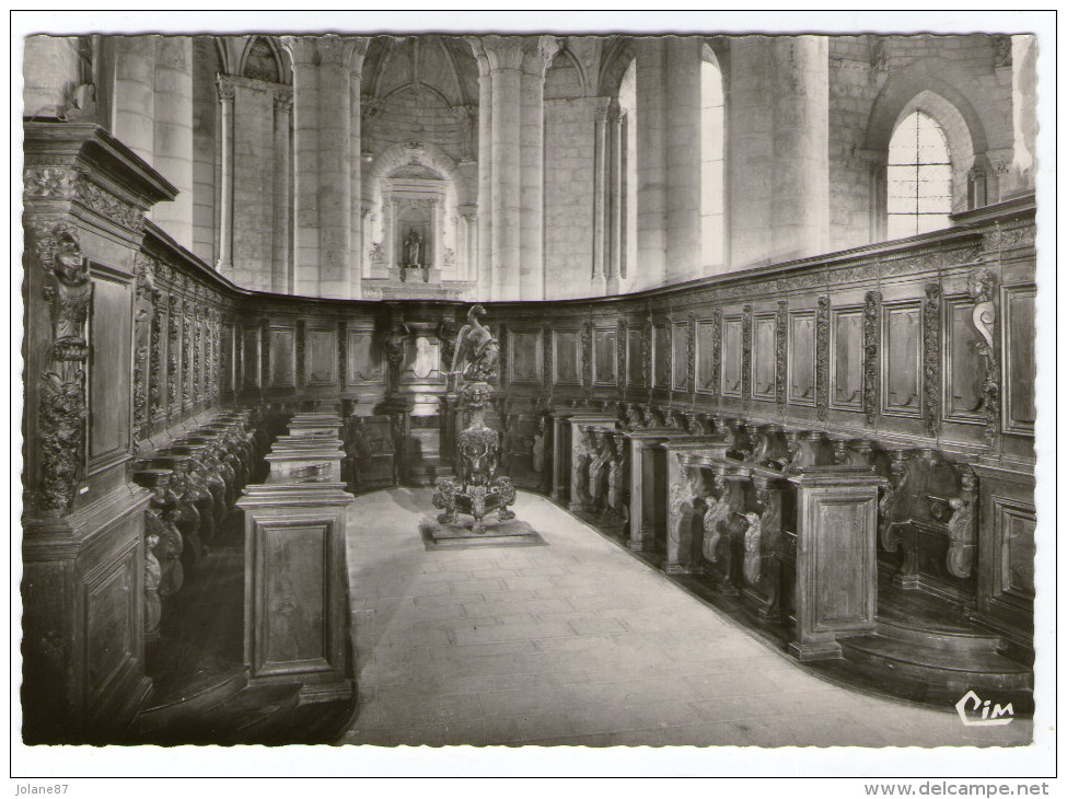 CPSM  79     SAINT JOUIN DE MARNES    ABBATIALE       STALLES ET LUTRIN - Saint Jouin De Marnes