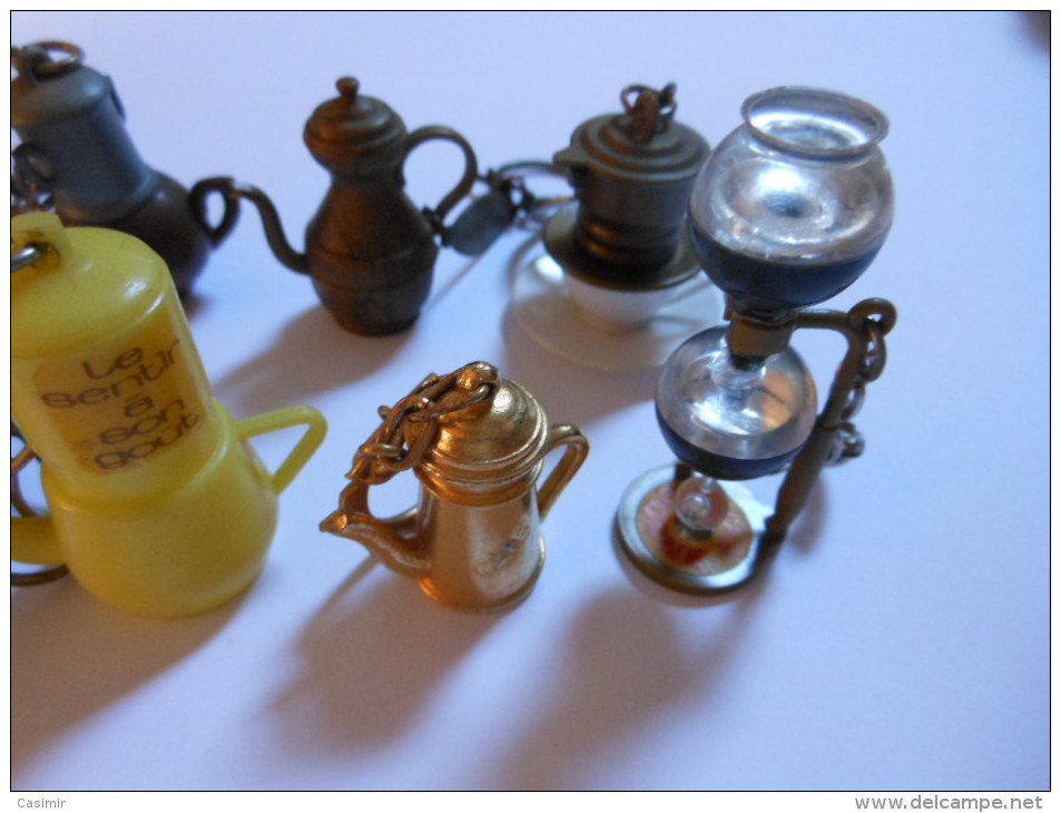 PC0152 - LOT DE 9 PORTE CLES CAFETIERES PICTAVIA - MOKAPRIMA - CIGOGNE - ORANJI - NICO - Porte Clé Ancien Cafetière Café - Key-rings