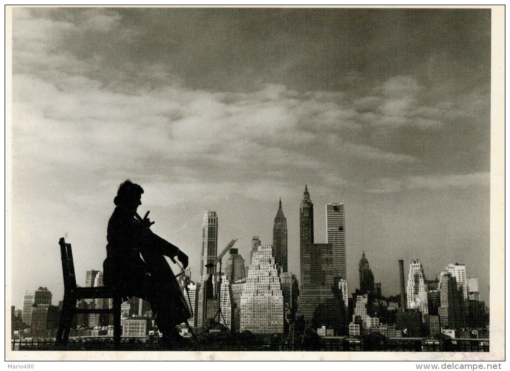MAURICE  BAQUET INTERPRETE BOCCHERINI DEVANT MANHATTAM   NEW YORK  1957          (NUOVA) - Doisneau