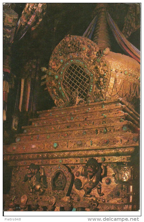 Tibet, Tower-Shaped Tomb Of A Dalai, Tomba Di Un Dalai - Tibet