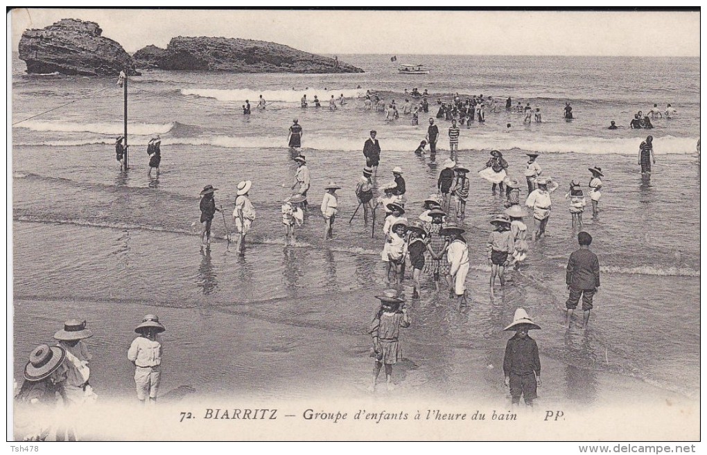 64-----BIARRITZ--groupe D'enfants à L'heure Du Bain---voir 2 Scans - Biarritz