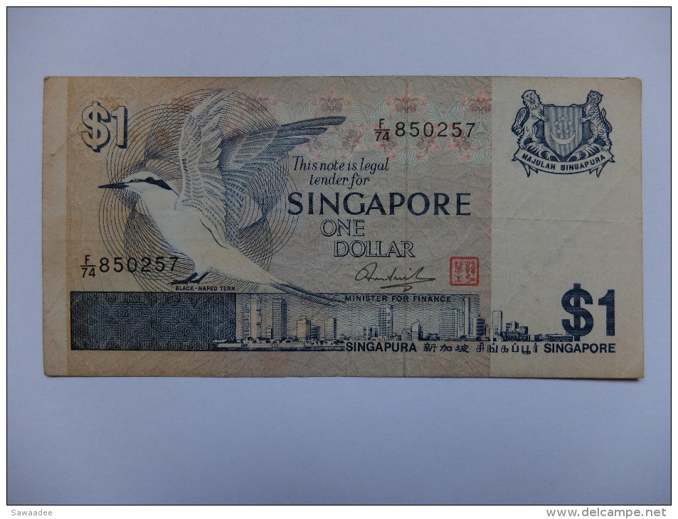 BILLET SINGAPOUR - P.9 - 1 DOLLAR - 1976 - OISEAU - ARMOIRIE - PARADE MILITAIRE - Singapour