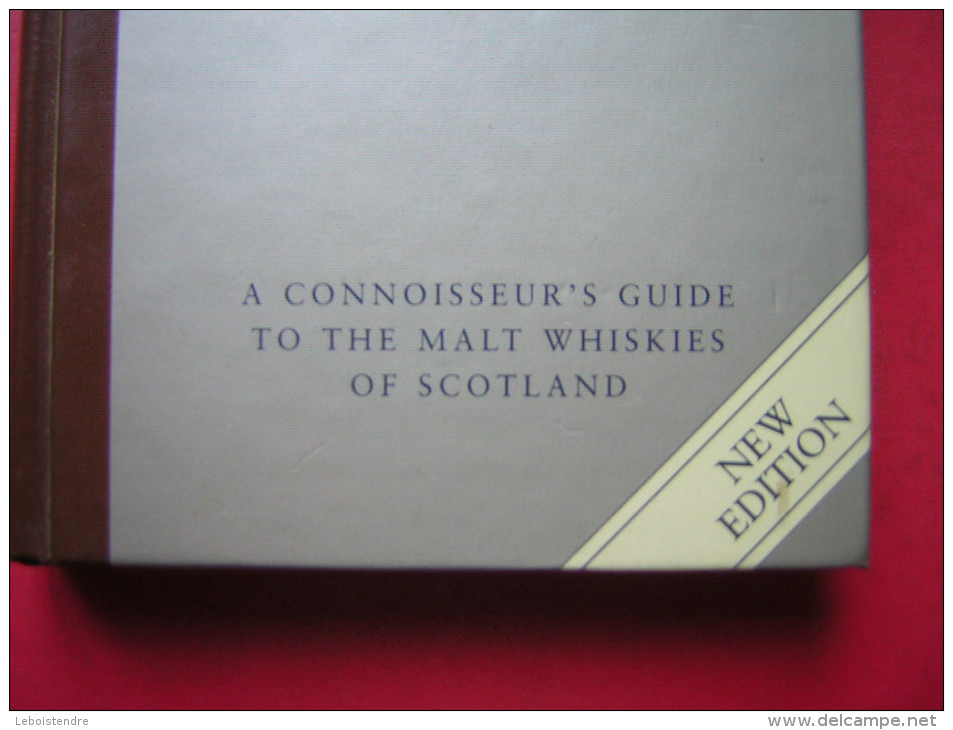 LIVRE   MICHAEL JACKSON'S  MALT WHISKY  COMPANION  A CONNOISSEUR'S GUIDE TO THE MALT WHISKIES OF SCOTLAND  NEW EDITION - Altri & Non Classificati