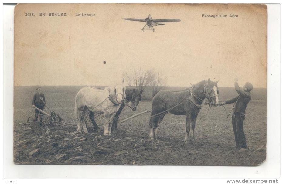 2433. En Beauce, Le Labour, Passage D'un Aéro - Autres & Non Classés