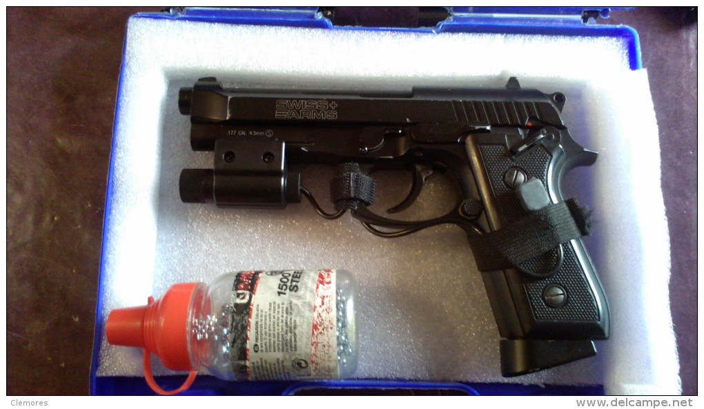 VENDS REPLIQUE M9 (BERETTA 92F) 4,5 CO2 + LASER COMMANDE DEPORTE - Altri & Non Classificati