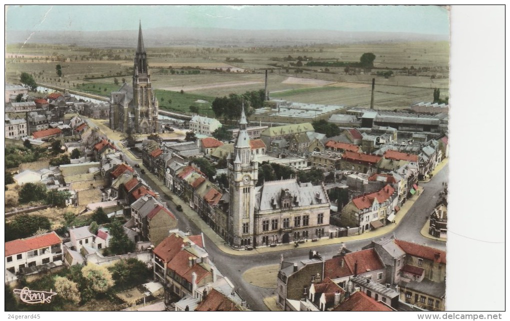 CPSM ESTAIRES (Nord) - L´Hôtel De Ville L´Eglise Saint Vaast - Autres & Non Classés