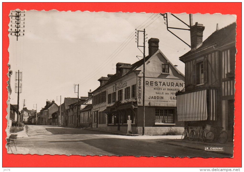 ACQUIGNY - La Route D'Evreux. - Acquigny