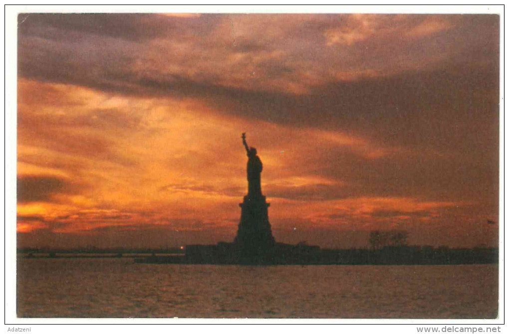 FRA CARTOLINA POST CARD STATI UNITI D’AMERICA U.S.A. UNITED STATES OF AMERICA NEW YORK CITY – THE STATUE OF LIBERTY AT S - Statue De La Liberté