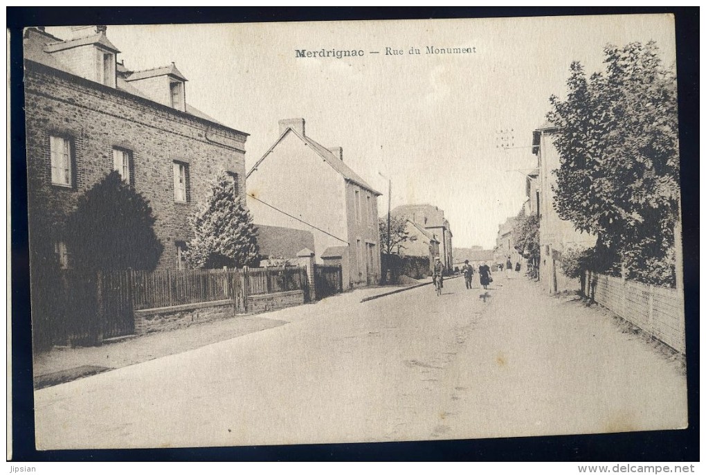 Cpa Du 22 -- Merdrignac -- Rue Du Monument  OCT25q - Loudéac