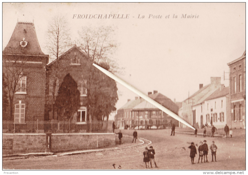 FROIDCHAPELLE - La Poste Et La Mairie - Carte Trés Animée - Froidchapelle