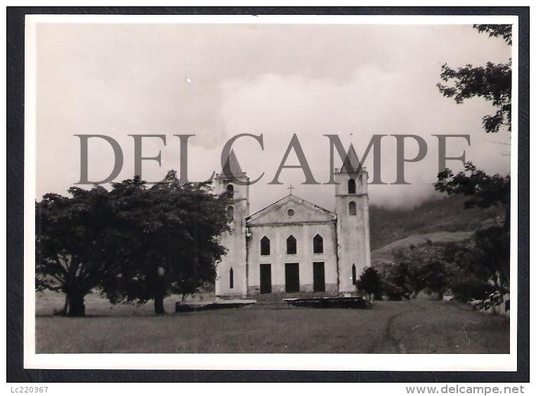 REAL PHOTO PORTUGAL PORTUGUESE TIMOR EAST TIMOR - IGREJA DE AINARO CHURCH - 1960'S (ITS A PHOTO) - Osttimor