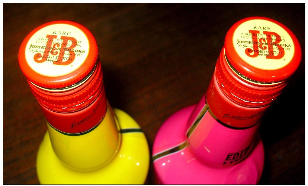 BOUTEILLE  De  WHISKY  J&B  Edition Limitée Jaune Et Rose - Whisky