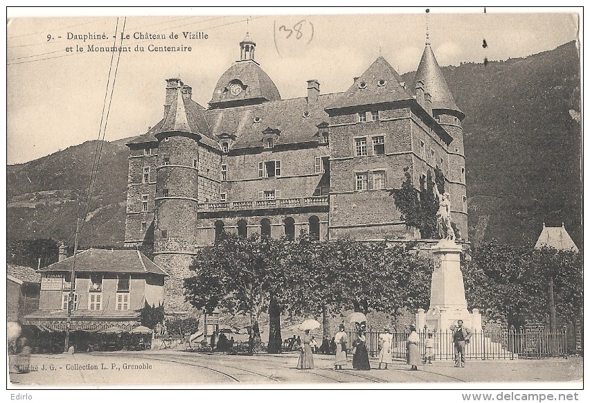 Le Château De Vizille Et Le Monument TTB Neuve - Viriville
