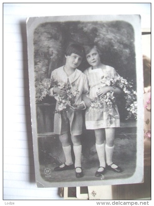 Nostalgie Nostalgia  2 Girls With Flowers - Andere & Zonder Classificatie