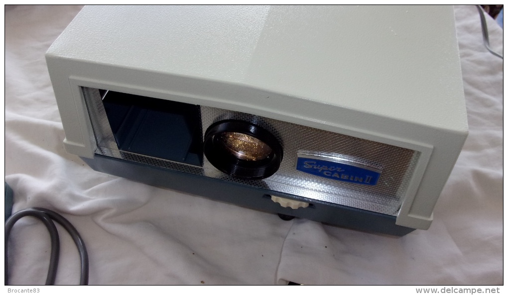 PROJECTEUR DE DIAPOSITIVE SUPER CABIN II DEES ANNEE 60 - Film Projectors