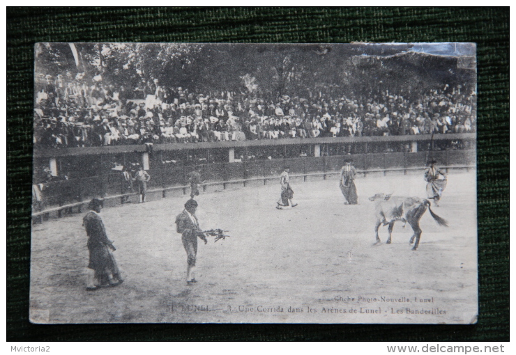 Corrida Dans Les Arènes De LUNEL, Les Banderilles - Lunel