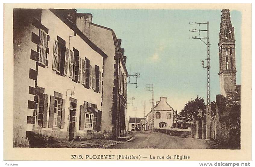 - Finistere - Ref D472 - Plozevet - La Rue De L Eglise -  Carte Bon Etat - - Plozevet