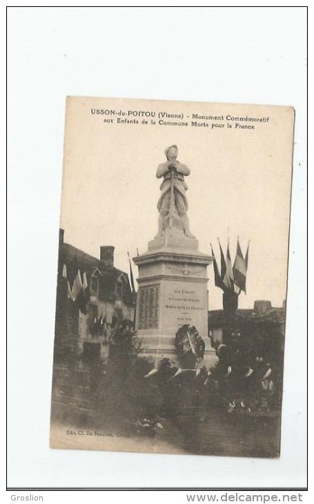 USSON DU POITOU (VIENNE) MONUMENT COMMEMORATIF AUX ENFANTS DE LA COMMUNE MORTS POUR LA FRANCE - Monuments Aux Morts