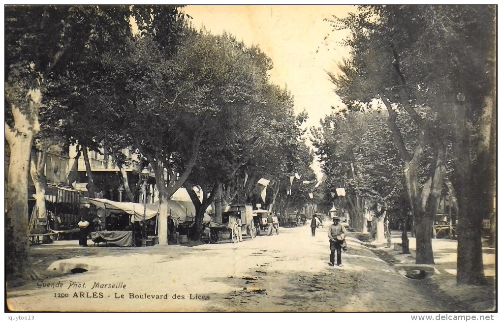 C.P.A. - ARLES - N° 1200  Ed. Guende Photo - Le Boulevard Des Lices - TBE - - Arles