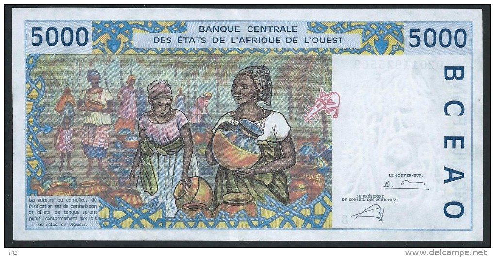 BANKNOTES L'AFRIQUE DELL'OVEST  1996 5000 FRANCS - États D'Afrique De L'Ouest