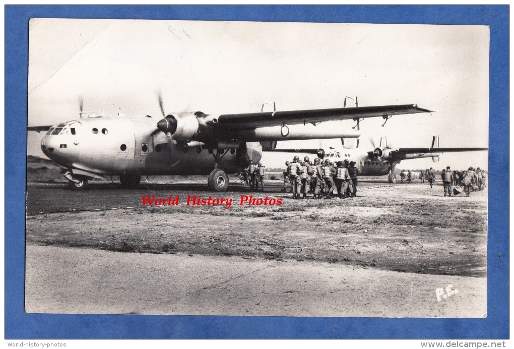 Carte Photo - PAU - Départ De Militaire Parachutiste - Bel Avion à Identifier - Avril 1962 - Plane Flugzeug - Paracadutismo