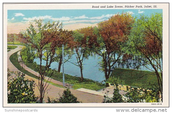 Road And Lake Scene Pilcher Park Joliet Illinois - Joliet