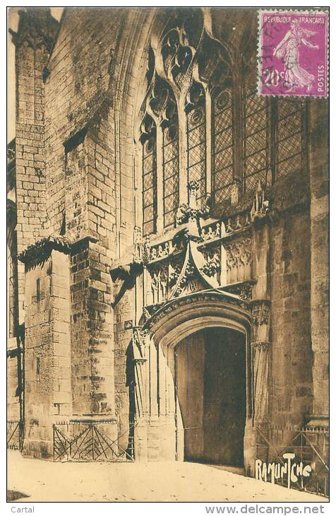 85 - FONTENAY-LE-COMTE - Façade De L'Eglise Notre Dame - Fontenay Le Comte