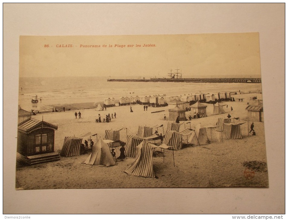 Carte Postale - CALAIS (62) - Panorama De La Plage Sur Les Jetées (710/1000) - Calais