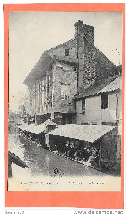 LISIEUX  (cpa 14)    Lavoirs De L'Orbiquet -  Lavandières Au Travail - - Lisieux