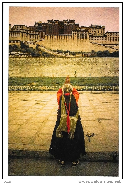 China - Tibet - Lhassa - Prière Devant Le Potala - Chine