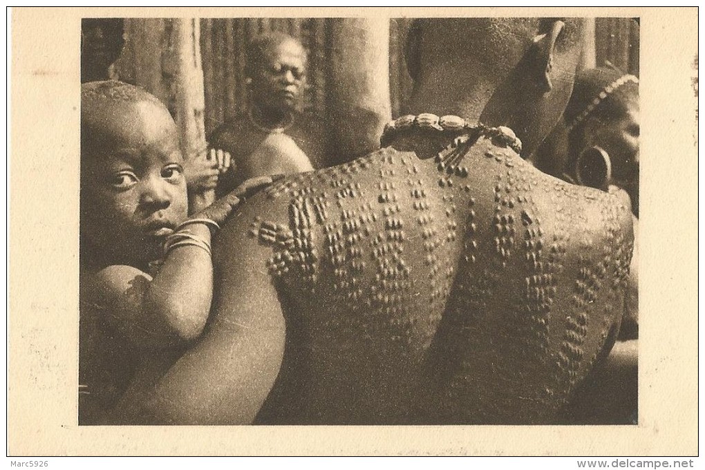 10 Cameroun Tatouage En Relief - Kameroen