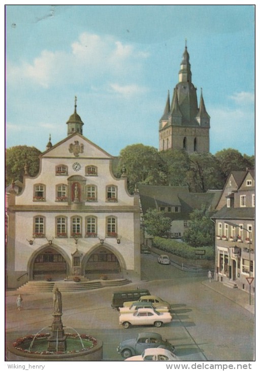 Brilon - Marktplatz Mit Rathaus Und Probsteikirche - Brilon