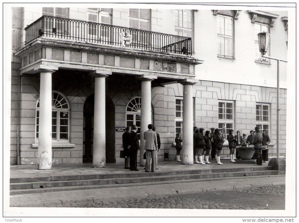 WISMAR Rathaus Jugendkapelle Veranstaltung DDR - Singebewegung Funktionäre Bild 13x18 Cm Keine Ansichtskarte - Wismar