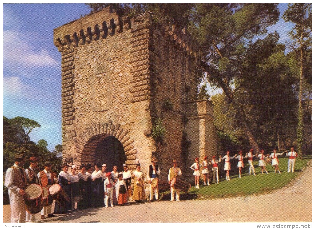 Pélissanne.. Très Animée Groupe Folklorique "Lou Pélican" Folklore Costumes Us Et Coutumes Tradition Danse Musique - Pelissanne