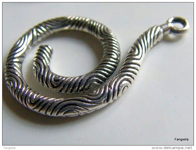 2 Breloque Serpent Argenté Stylisé Sans Nickel Ni Plomb Environ 35x22mm   Breloque Serpent Impression Recto-verso - Perlas