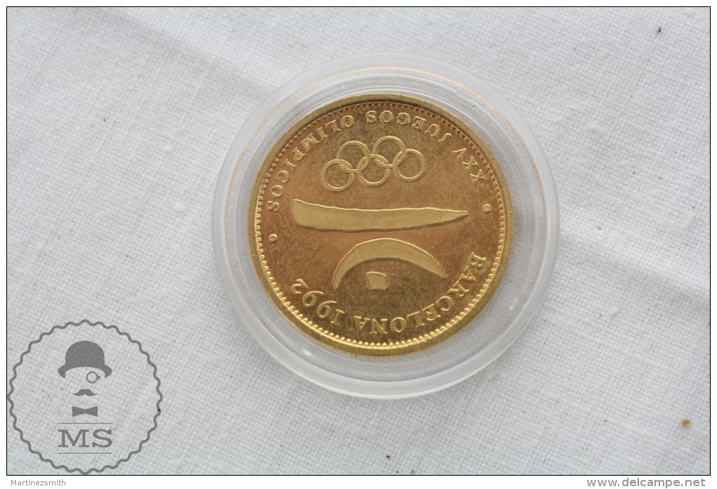 Collectible Barcelona 1992 Olympic Games Golden Small Medal - Otros & Sin Clasificación