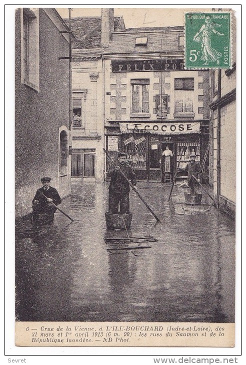 L´ ÎLE-BOUCHARD. - Crue De La Vienne . Les Rues Du Saumon Et De La République Inondées. Carte RARE - L'Île-Bouchard